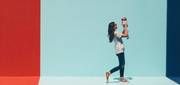 Working moms: 4 ways your intranet can support new and expecting mothers in the workplace